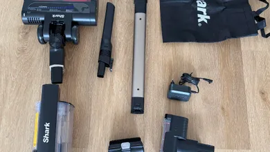 Test: Shark Stratos leverer hvor andre fejler – endelig en støvsuger der kan håndtere hår!