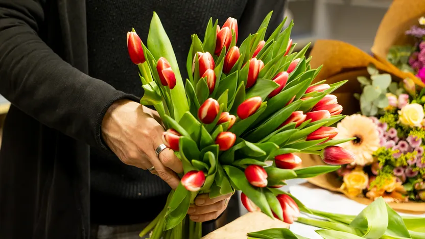 Hvorfor blomster er den perfekte gave til Mors Dag 2025 – Tips fra Euroflorist