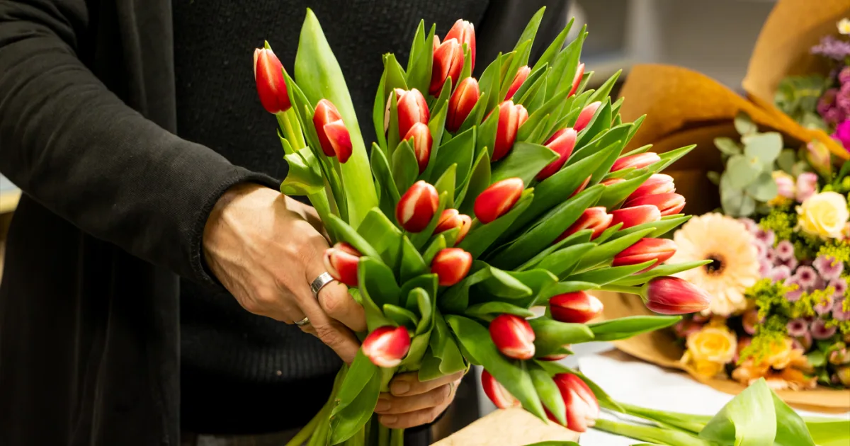 Hvorfor blomster er den perfekte gave til Mors Dag 2025 – Tips fra Euroflorist